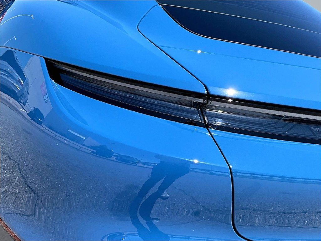 Certified 2025 Porsche Taycan AWD/4WD image 21