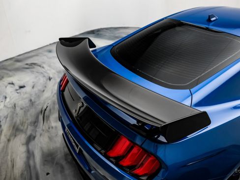 Used 2021 Ford Mustang Shelby GT500 w/ Carbon Fiber Track Pack image 34