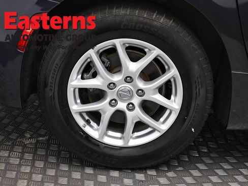 Used 2020 Chrysler Pacifica Touring-L FWD image 33