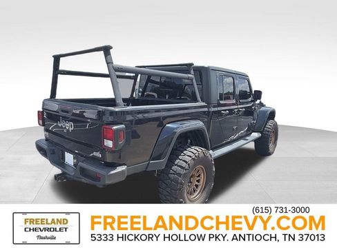 Used 2023 Jeep Gladiator Overland AWD/4WD image 2