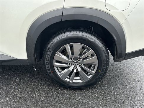 Certified 2024 Nissan Pathfinder SV image 20