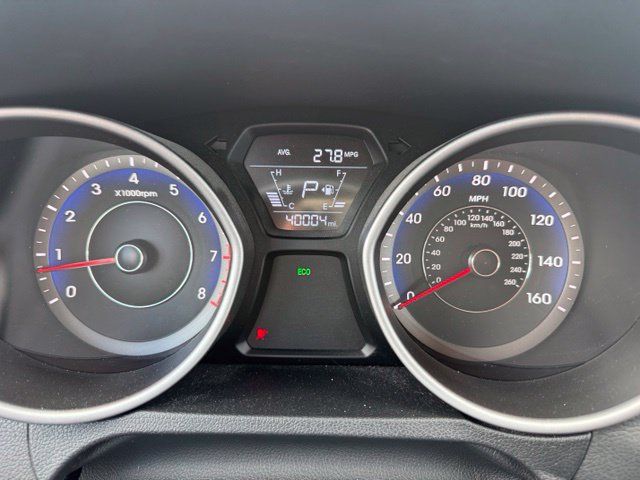 Used 2014 Hyundai Elantra FWD image 3