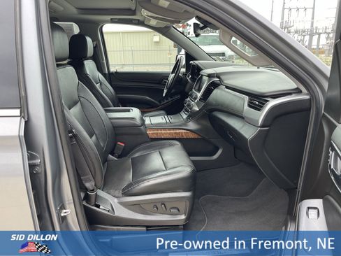 Used 2020 Chevrolet Suburban Premier image 12
