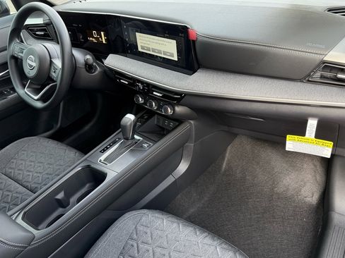 New 2025 Nissan Kicks SV image 11