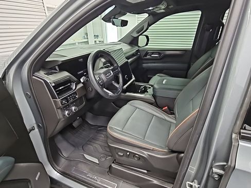 Used 2025 GMC Yukon XL AT4 w/ AT4 Premium Package image 10