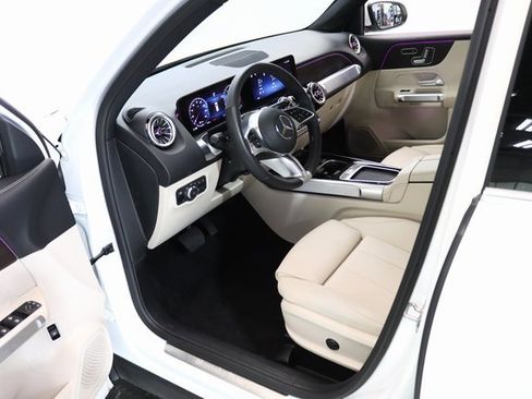 Certified 2025 Mercedes-Benz GLB 250 4MATIC image 17