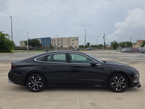 Used 2024 Hyundai Sonata SEL FWD image 2