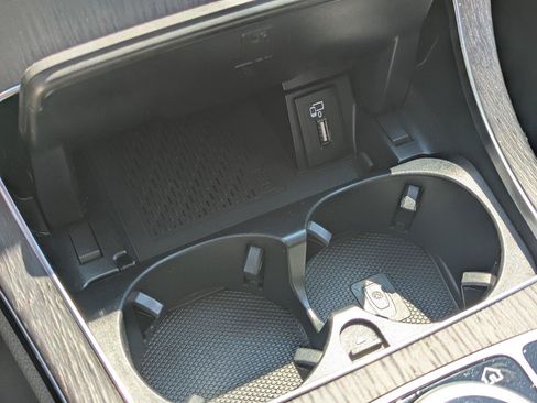 Used 2020 Mercedes-Benz C 300 4MATIC Sedan image 24