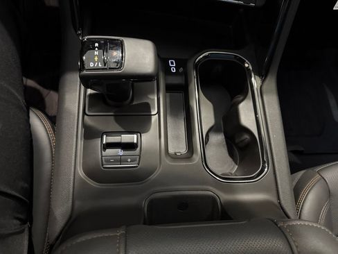 Used 2023 GMC Sierra 1500 AT4 w/ AT4 Premium Package AWD/4WD image 28