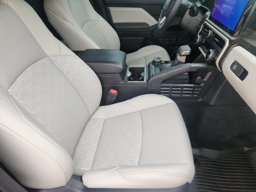Certified 2025 Toyota Tacoma Limited AWD/4WD image 24