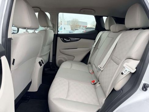 Used 2022 Nissan Rogue Sport SV image 15