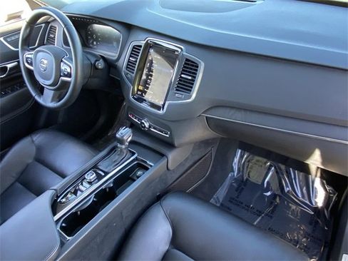 Used 2020 Volvo XC90 T6 Momentum image 14