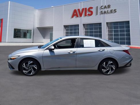 Used 2025 Hyundai Elantra SEL FWD image 10