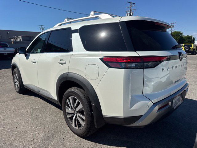 Used 2024 Nissan Pathfinder SL FWD image 7