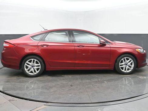 Used 2016 Ford Fusion SE image 6