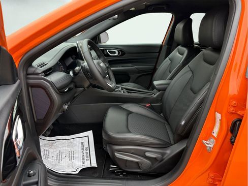 New 2026 Jeep Compass Latitude image 9