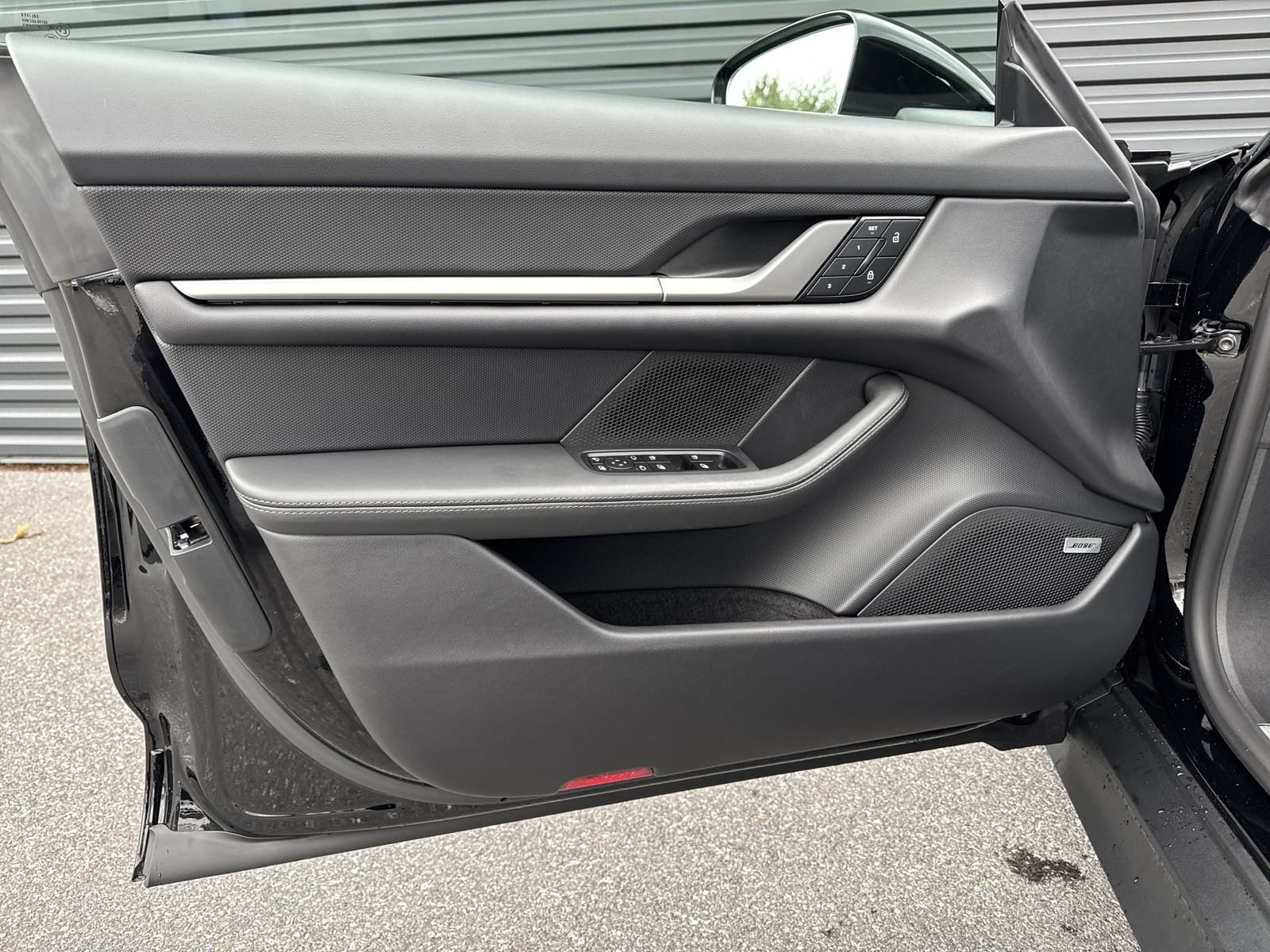 Certified 2025 Porsche Taycan w/ Premium Package RWD image 36