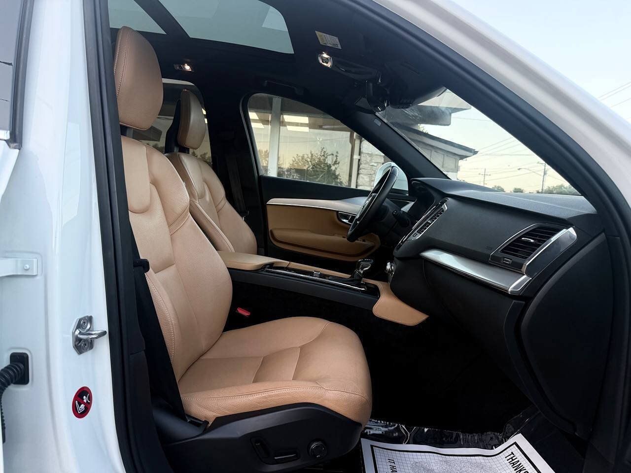 Used 2018 Volvo XC90 T6 Momentum w/ Convenience Package AWD/4WD image 27