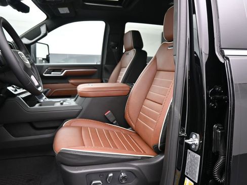 New 2026 GMC Sierra 3500 Denali Ultimate image 12