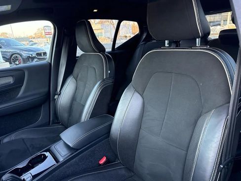 Used 2021 Volvo XC40 P8 Recharge w/ Climate Package image 22