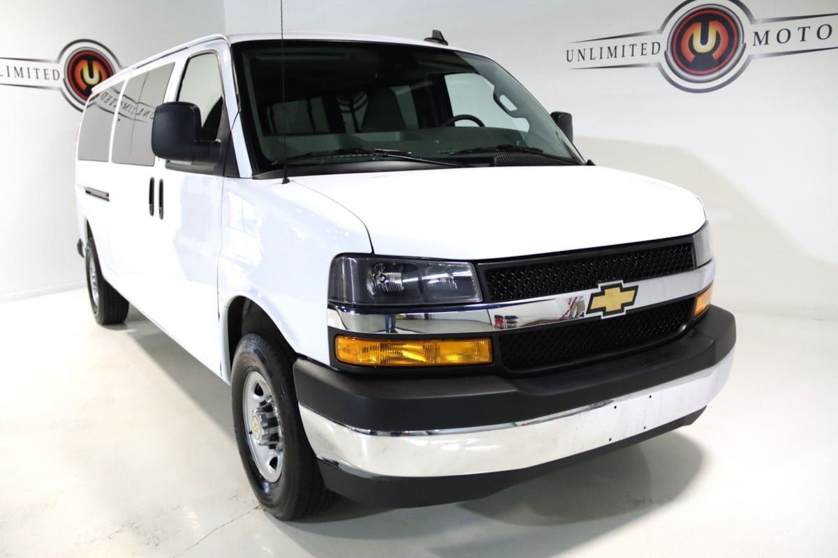 Used 2025 Chevrolet Express 3500 LT w/ LT Preferred Equipment Group RWD image 21