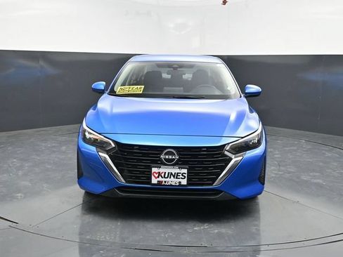 Used 2024 Nissan Sentra SV FWD image 2