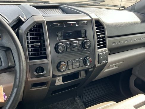 Used 2019 Ford F250 XL RWD image 32