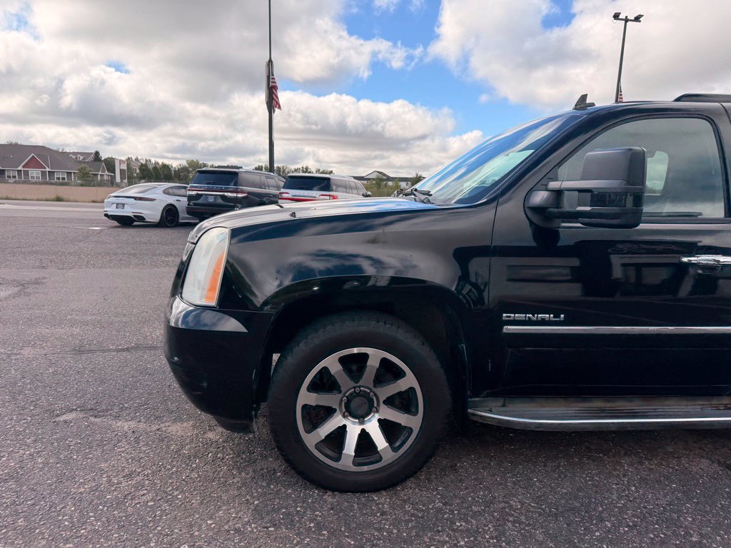 Used 2011 GMC Yukon XL Denali AWD/4WD image 10