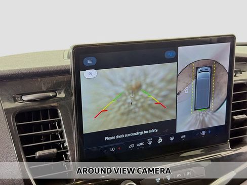 Used 2023 Ford Transit 350 XLT image 4