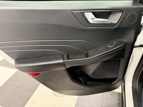 New 2024 Ford Escape SE w/ PHEV Premium Package image 17