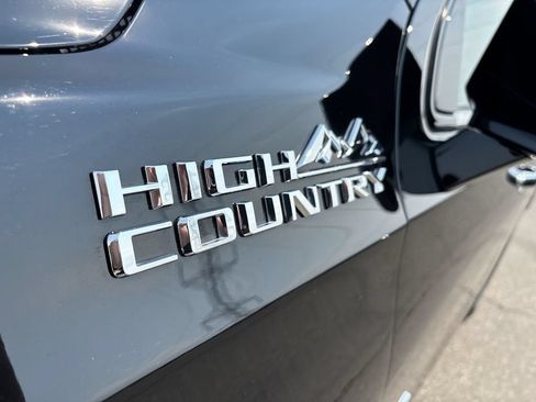 Certified 2025 Chevrolet Tahoe High Country AWD/4WD image 38