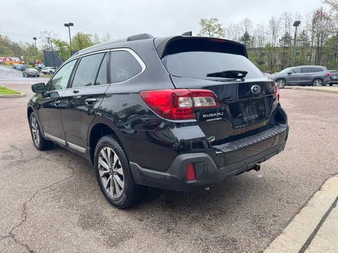 Used 2018 Subaru Outback 2.5i Touring AWD/4WD image 5