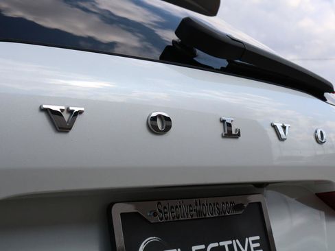 Used 2022 Volvo XC60 B5 Inscription w/ Climate Package AWD/4WD image 13