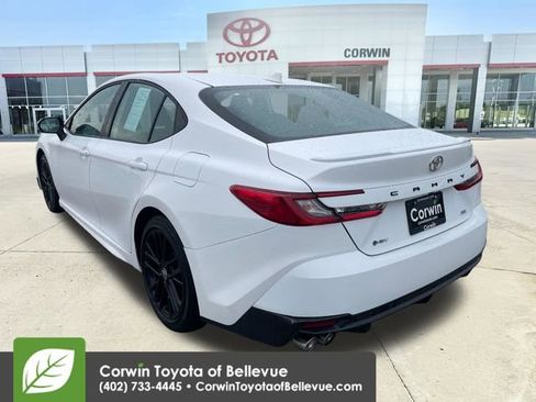 Used 2025 Toyota Camry SE FWD image 3