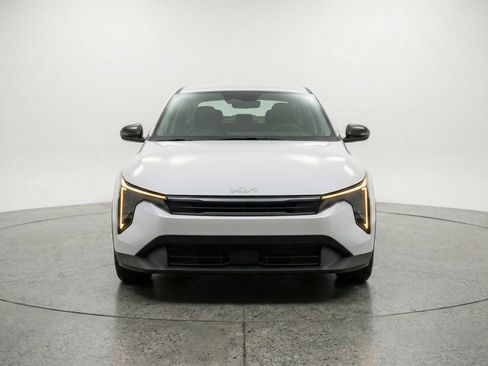 Used 2025 Kia K4 LXS image 2