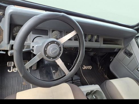 Used 1990 Jeep Wrangler 4WD image 14