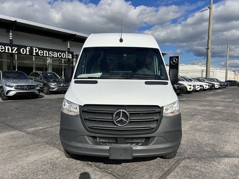 Used 2024 Mercedes-Benz Sprinter 2500 image 12