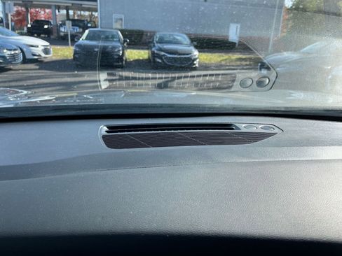 Used 2025 Nissan Kicks SV image 18