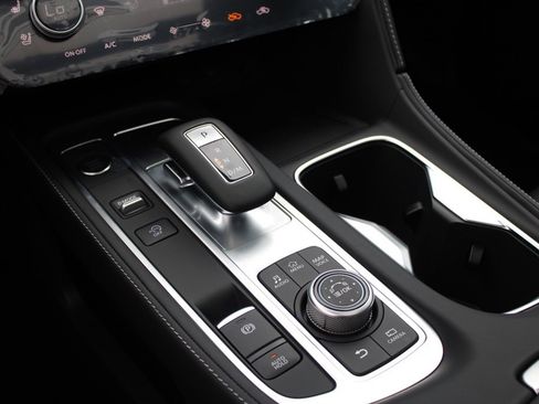 Certified 2025 INFINITI QX60 Luxe image 18