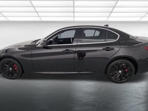 Used 2017 Alfa Romeo Giulia AWD image 5