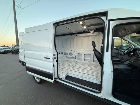 Used 2023 Ford Transit 250 Medium Roof AWD image 29