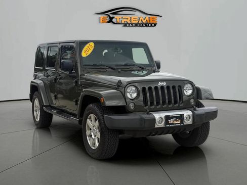 Used 2015 Jeep Wrangler Unlimited Sahara w/ Connectivity Group AWD/4WD image 9
