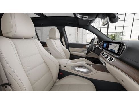 New 2026 Mercedes-Benz GLS 450 4MATIC image 3