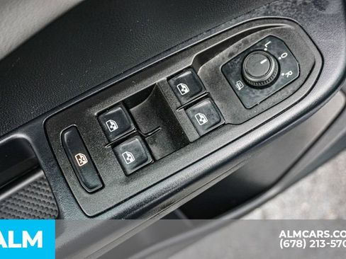 Used 2024 Volkswagen Taos SE image 48