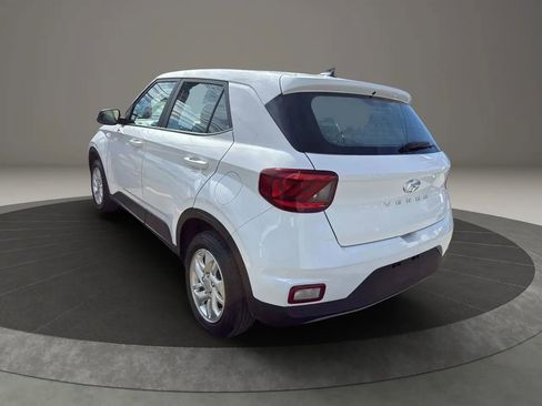 Used 2021 Hyundai Venue SE image 7