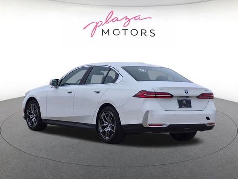 Certified 2026 BMW 530i xDrive w/ Convenience Package AWD/4WD image 7