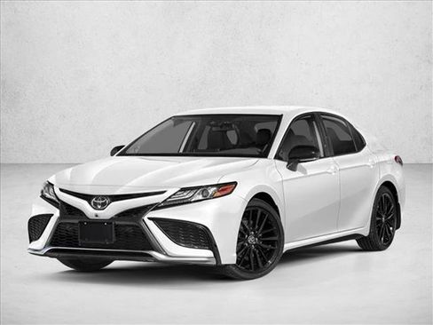 Used 2021 Toyota Camry XSE FWD image 2