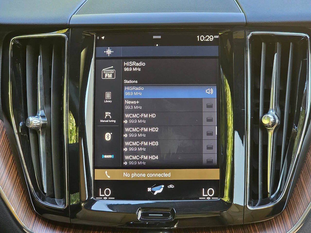 Used 2018 Volvo XC60 T6 Momentum w/ Convenience Package AWD/4WD image 25