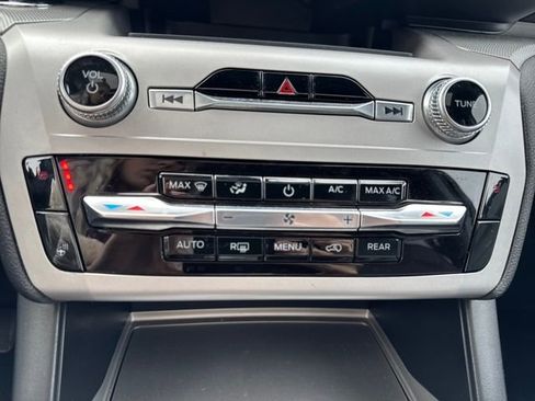 Used 2023 Ford Explorer XLT w/ Equipment Group 202A image 23