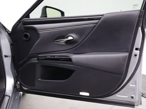 Used 2022 Lexus ES 350 w/ Accessory Package 2 FWD image 33